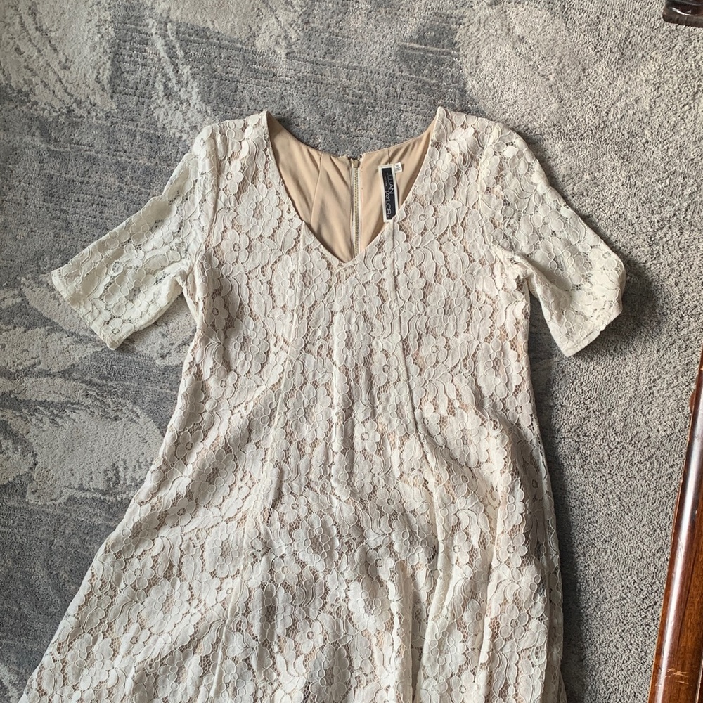 Taylor Cream Lace V-Neck A line back zipper